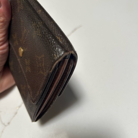 Louis Vuitton Wallet - Picture 5 of 12